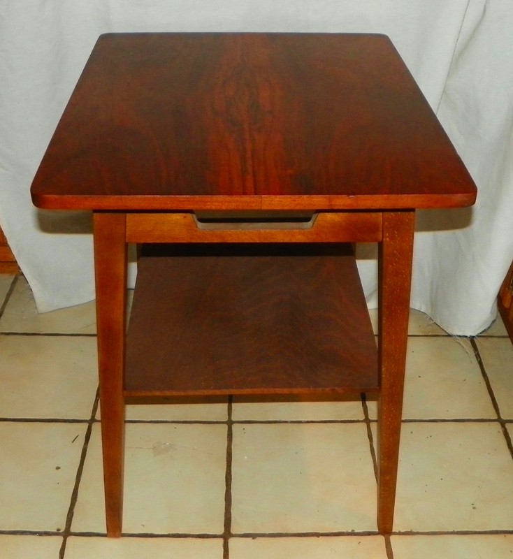 Walnut & Birch Lamp Table (T228) gallery