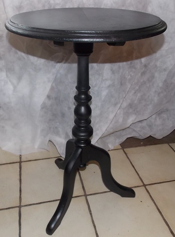 Black Oval Mahogany Lamp Table / Parlor Table (PRT91) gallery