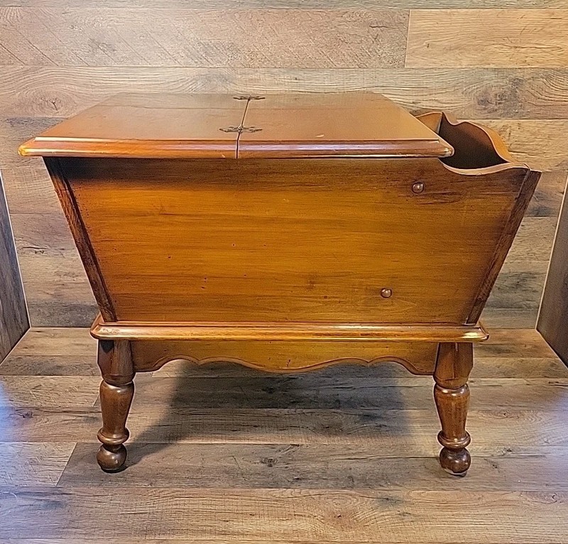 Mid-Century Wood Doughboy End Large Table / Side Table