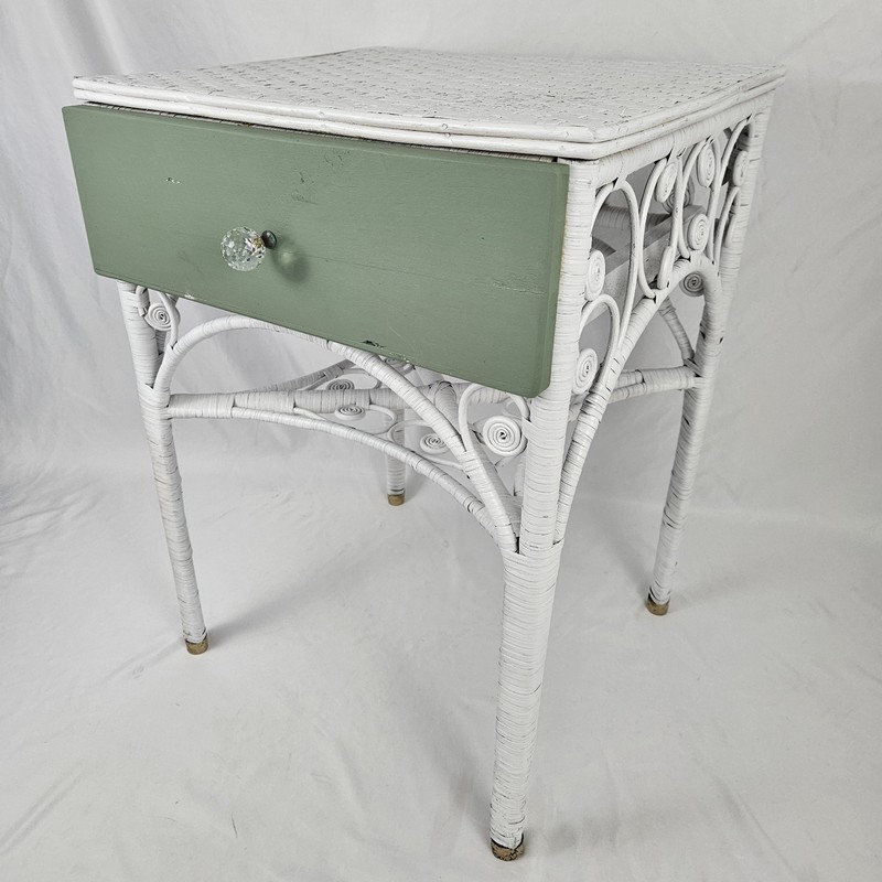 Vintage White Wicker End Table French Country Peacock Rattan Farmhouse Victorian gallery
