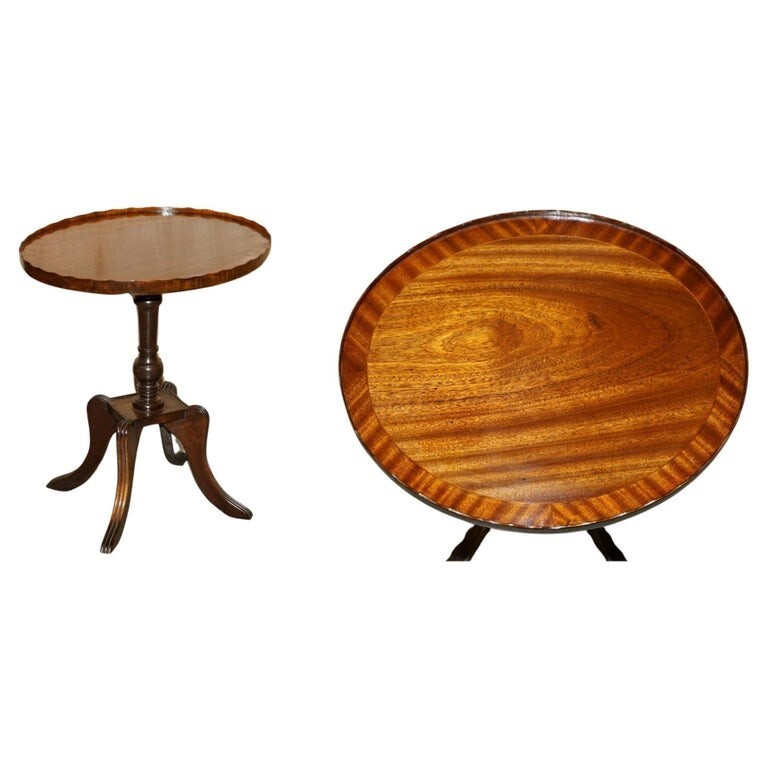 FULLY RESTORED VINTAGE FLAMED MAHOGANY SIDE END TABLE WITH GALLERY RAIL BORDER