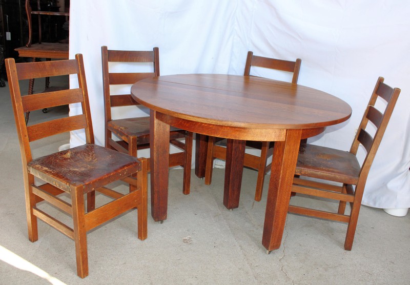 Antique Gustav Stickley Round Mission Oak Dining Table – with 4 leaves gallery