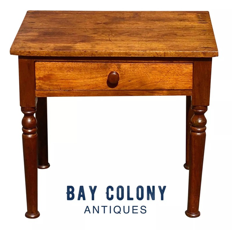 ANTIQUE FEDERAL PERIOD VIRGINIA WALNUT SINGLE DRAWER BED SIDE TABLE / NIGHTSTAND