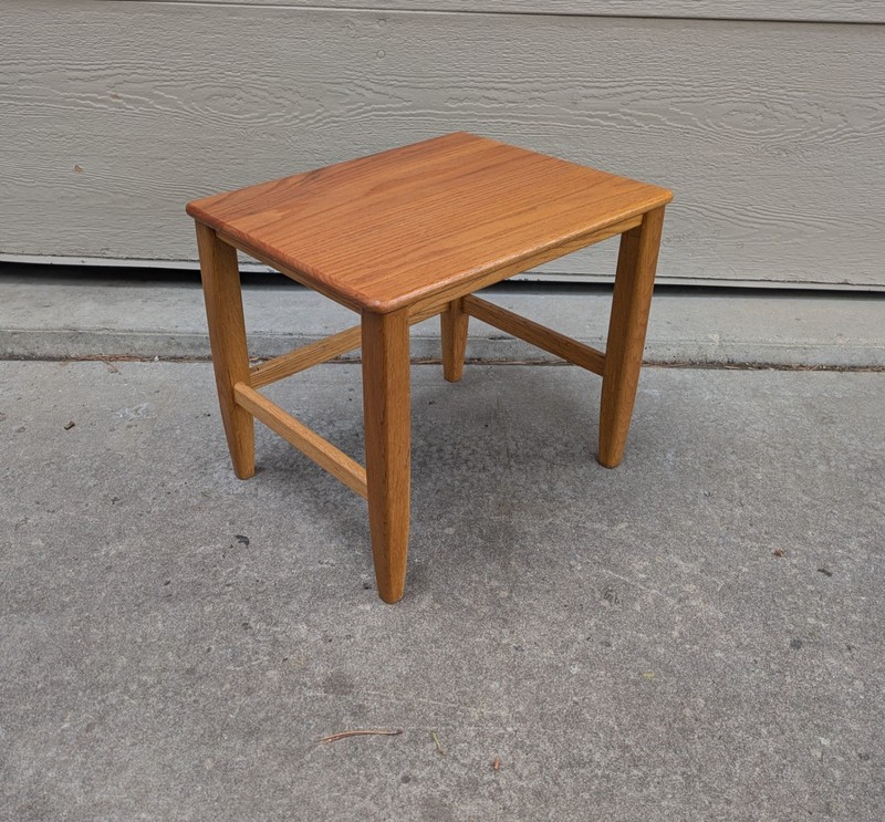 Vintage Mid Century Danish Modern Solid Oak Wood Side End Table D54 gallery
