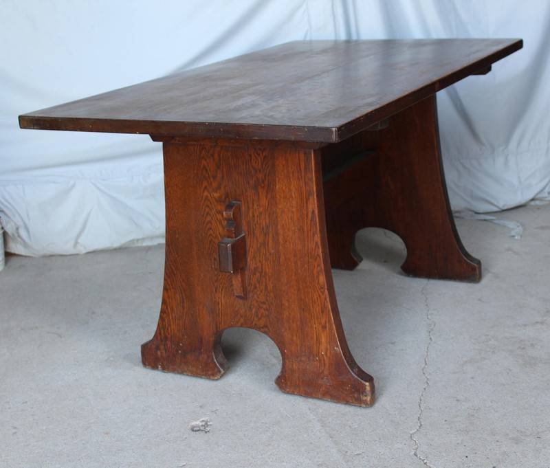 Antique Mission Oak Table – “Mouse hole” L and JG Stickley gallery