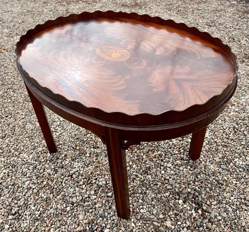 Coloniall Coffee Table Piecrust With Inlaid Medallion Flame Mahogany gallery