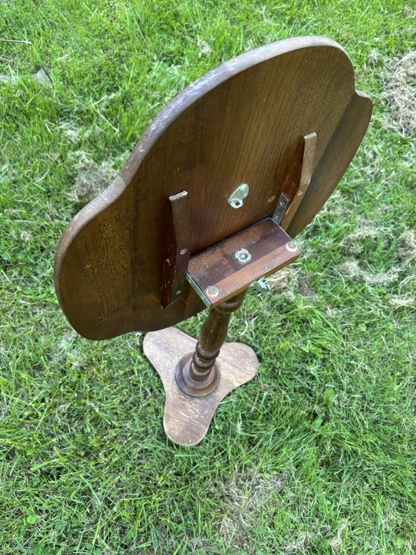 Antique 19th Century Oak With Walnut Stain Tilt Top Table gallery