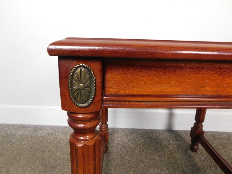 20" Square Side End Lamp Table Mahogany Finish Empire - Stack TV Tray Base STYLE gallery