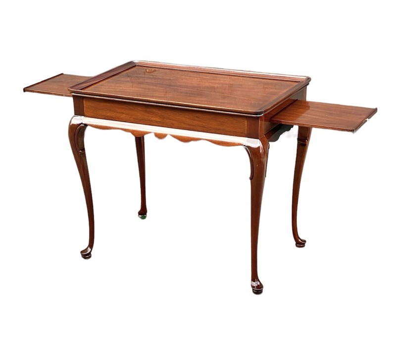 EXCEPTIONAL QUEEN ANNE STYLE MAHOGANY TRAY TOP TEA TABLE BY COUNCILL CRAFTSMEN gallery