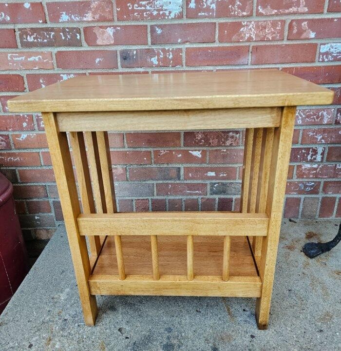 Mission Shaker Style Solid Oak End Table Plant Fern Stand Lower Shelf #2 gallery
