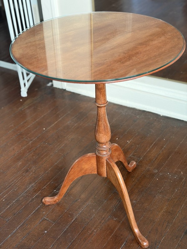 Antique Colonial-style cherry wood side table with original hardware & glass top