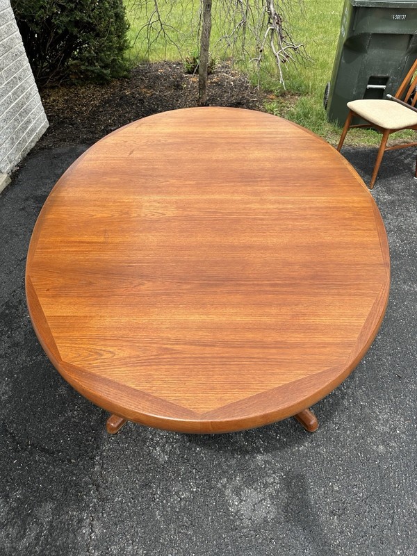 Mid-Century Danish Oval Teak Dining Table with 3 Leaves gallery