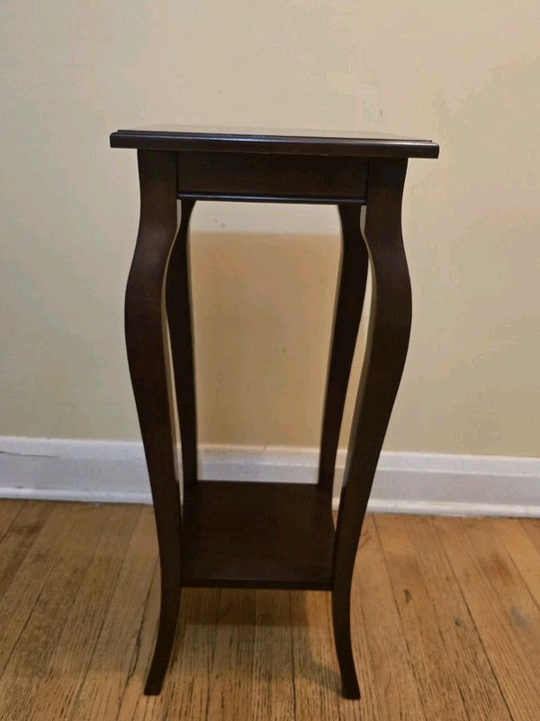 Vintage Bombay Co Mahogany Tiered Pedestal Stand / Side Table