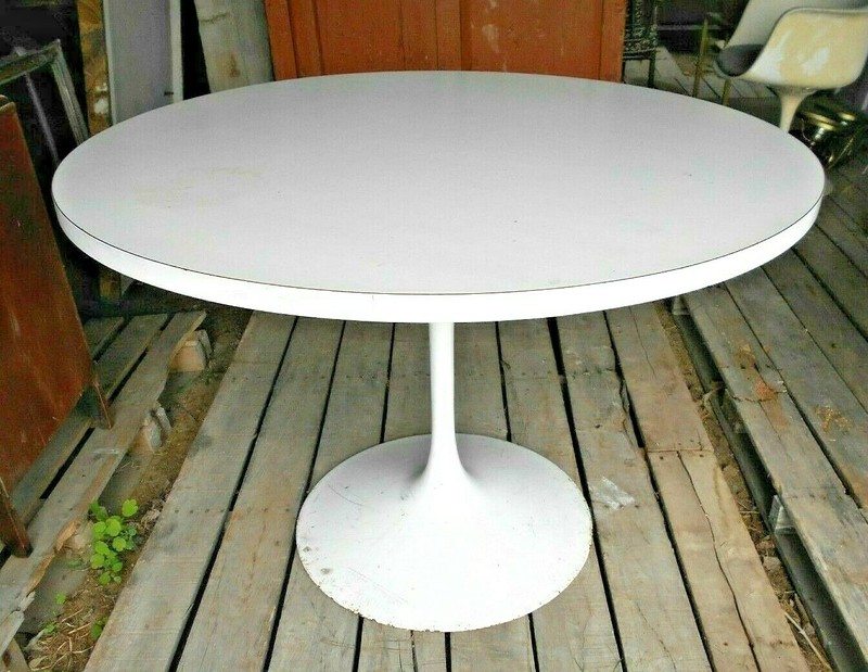 MID CENTURY MODERN SAARINEN ROUND TOP TULIP DINING TABLE