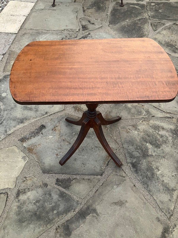 Antique – Duncan Phyfe Mahogany Side Table 23” long 14” wide 19.25” high
