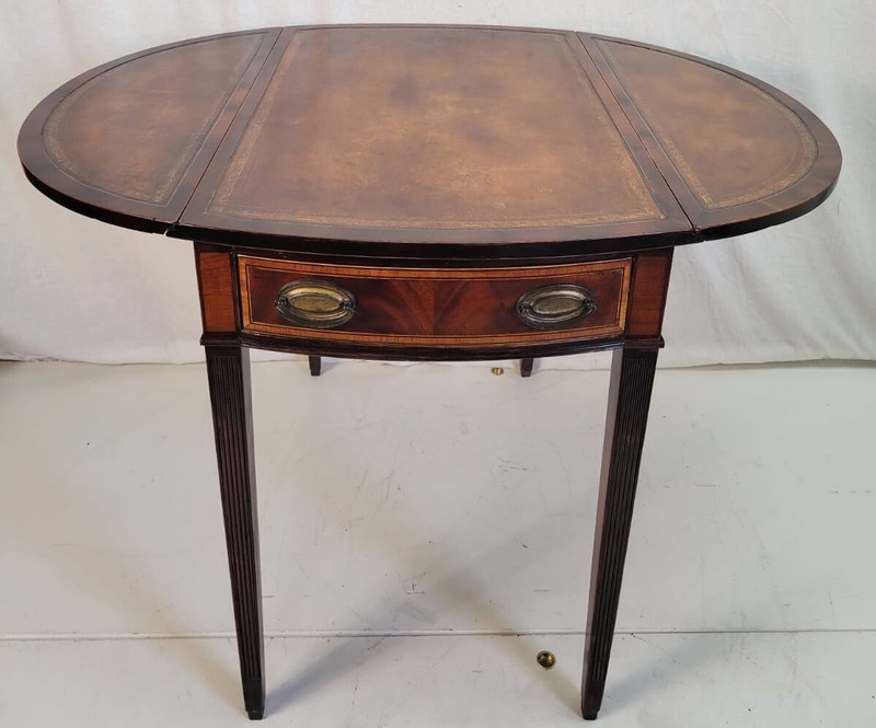 1920s Hepplewhite English Sofa Table, Drop Leaf, Reeded Banded Legs gallery