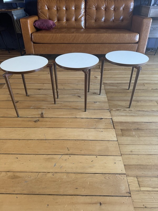 Mid Century Modern Circular White Top Nesting Tables – Set of 3