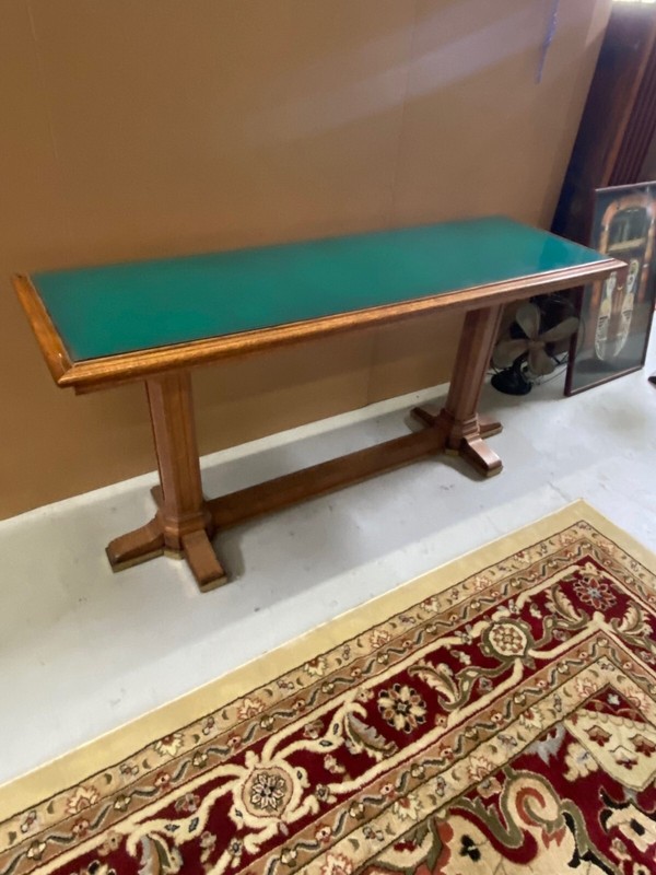 HEAVY QUARTERED SAWED OAK BANKERS TABLE