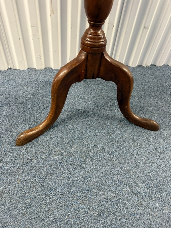 Vintage Tilt‑Top Pedestal Table – Round Tripod Accent Table gallery