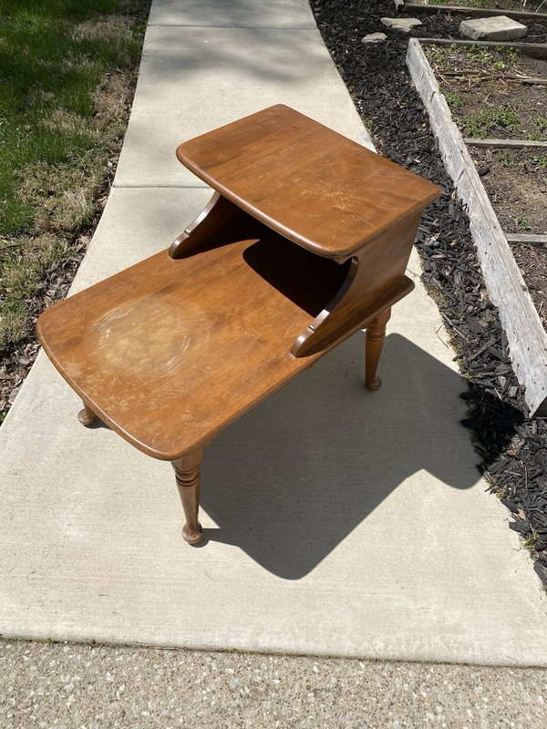 Ethan Allen Baumritter Heirloom Maple Nutmeg Step End Table gallery
