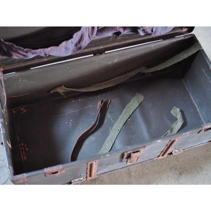 Rusty Iron Military Case Luggage Japan Koro-ten D Size Used 21cm (8.3in) gallery