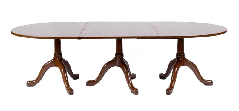 Kittinger Williamsburg Mahogany Three Pedestal Dining Table w 2 Leaves CW 66 65