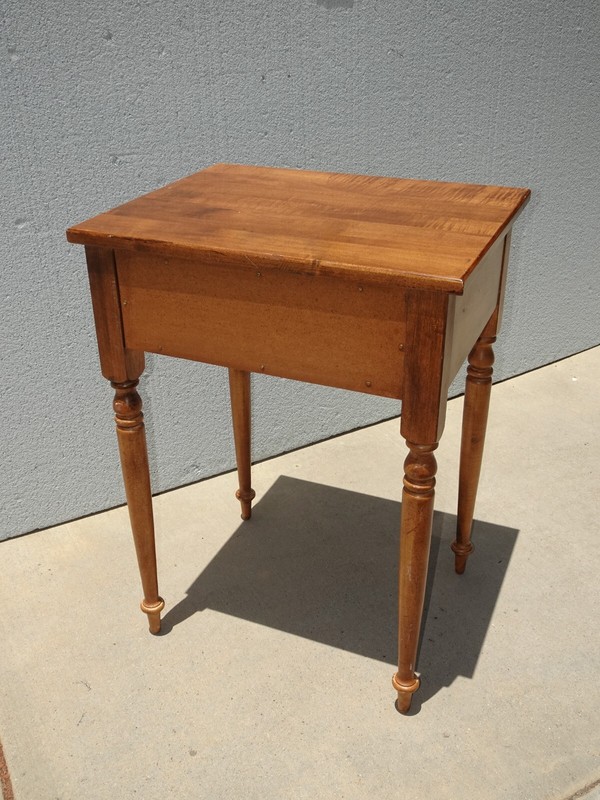 LH37 Vintage Ethan Allen Brown Maple Side Table ~ Key Table gallery