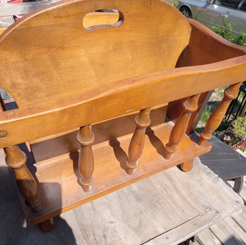 Mid Century Maple George S Bent Magazine Rack / Magazine Stand (MR132) gallery