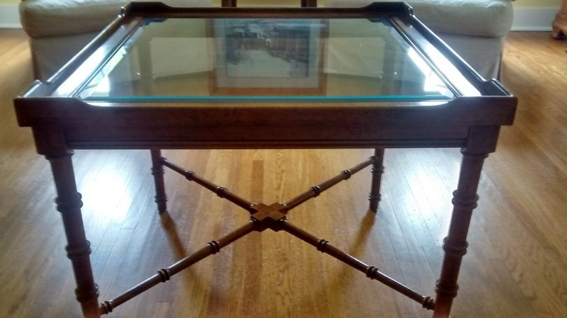Square end table with beveled glass top inlay and raised edge 27x27x22 - EUC gallery