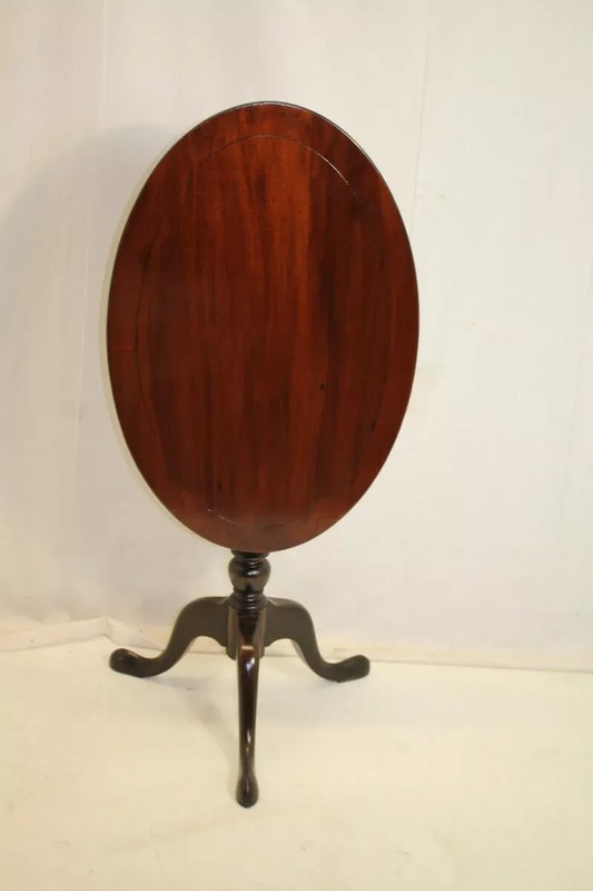 1920s English Queen Anne Chippendale End Side Table w/ Tilt Top–Antique Mahogany
