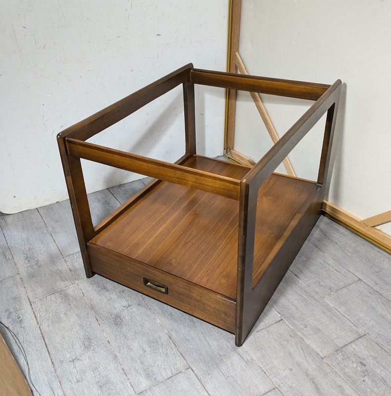 (No glass) Vintage Mid Century Modern Walnut Wood 1-Drawer End Table F47