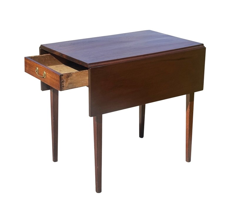 ANTIQUE HEPPLEWHITE SOUTHERN MAHOGANY PEMBROKE TABLE WITH RARE BARBER POLE INLAY gallery