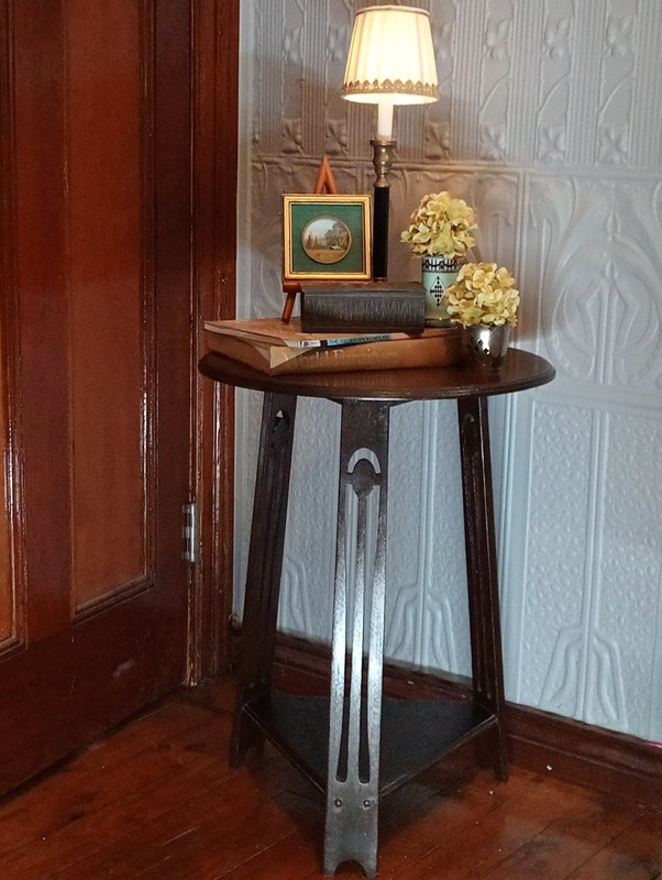 Arts And Crafts Lamp Table Original Hardware Fiddleback Mahogany C1900 VGC gallery