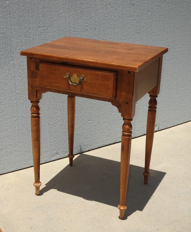 LH37 Vintage Ethan Allen Brown Maple Side Table ~ Key Table gallery