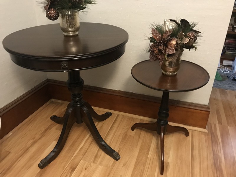 Round Antique Table with Drawer Mahogany Stain Refinished Duncan Phyfe legs gallery