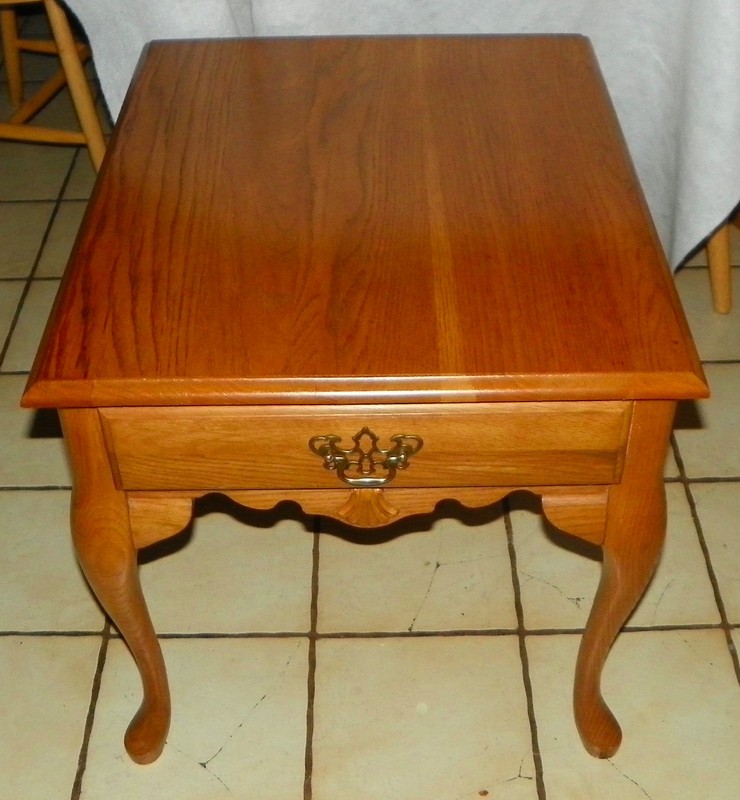 Solid Oak End Table / Side Table (ET417)