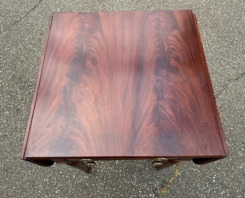Authentic Period Sheraton table or stand in flame mahogany. American, circa 1820 gallery