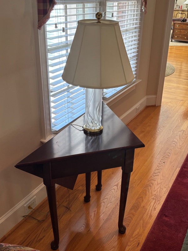 Vintage Queen Anne Style Handkerchief Gate Leg Table Drop Leaf Corner gallery