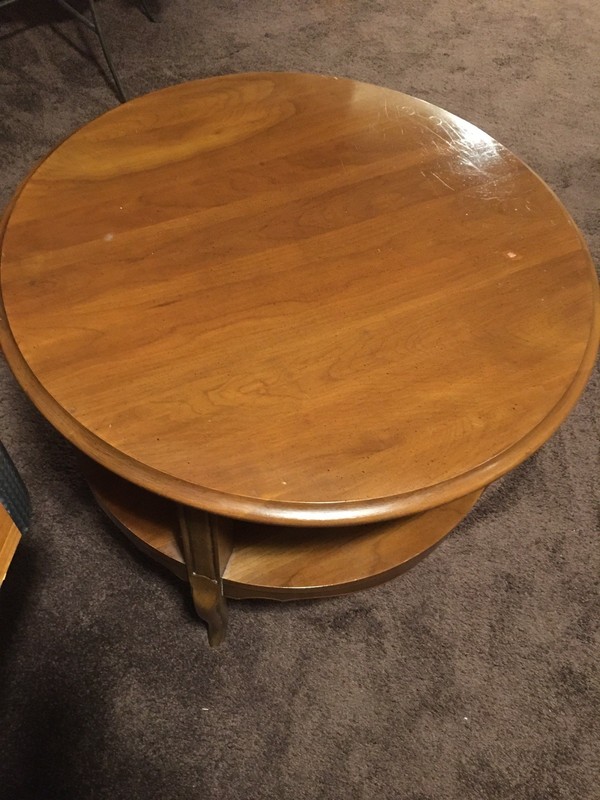 Vintage 26”Round Two Tier Medium Maple Accent End Table Etched Scalloped Detail gallery