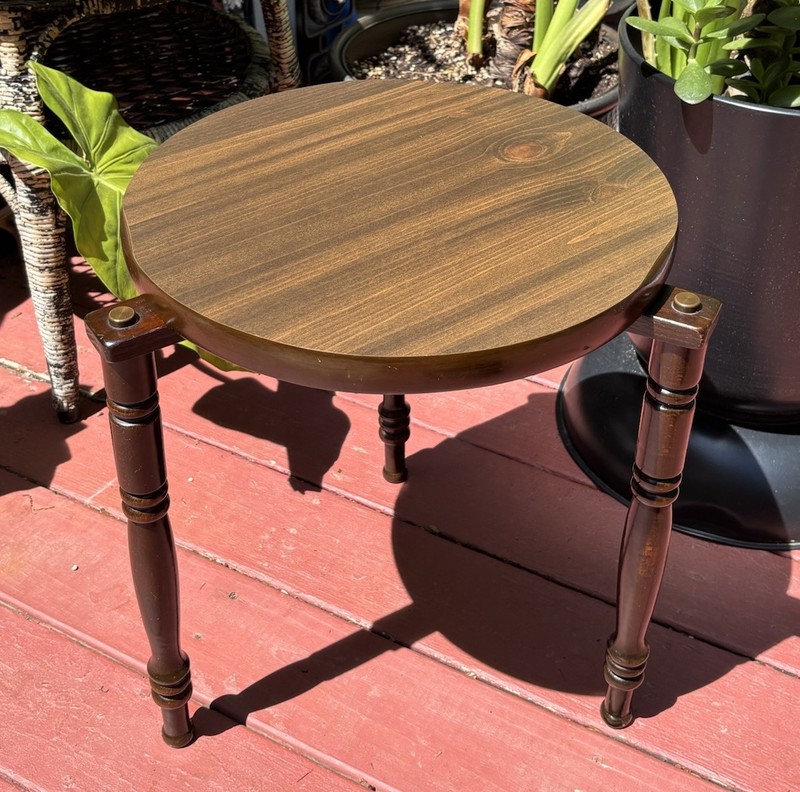 Vintage Mid Century Round Side End Table Laminate Formica Top 3 Leg Plant Stand
