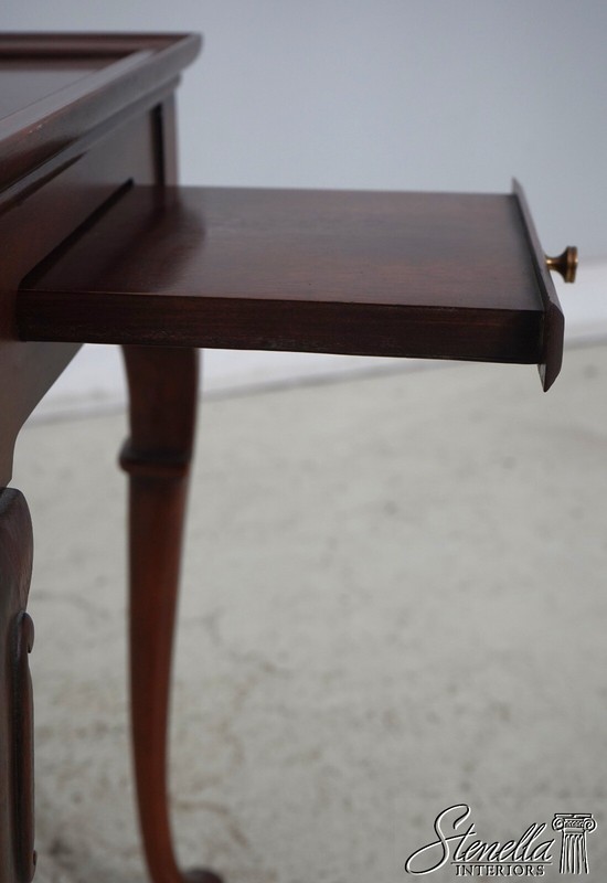 63271EC: HICKORY CHAIR CO Mahogany Queen Anne Tea Table gallery