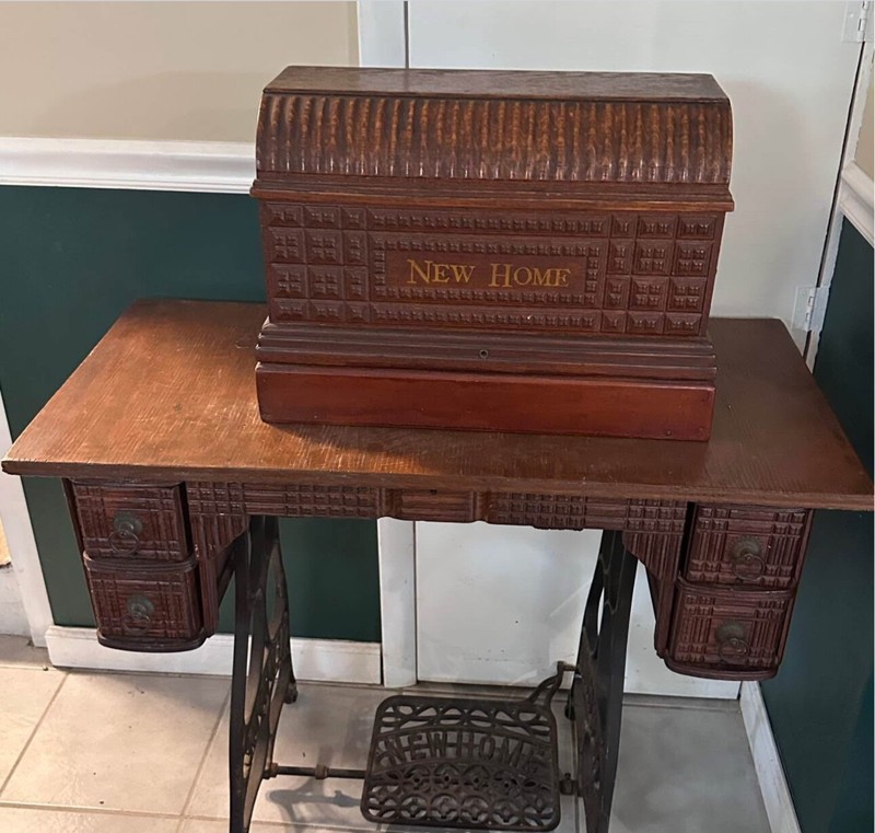 New Home Sewing Machine Table and Cover. No sewing machine. Pick up only. gallery