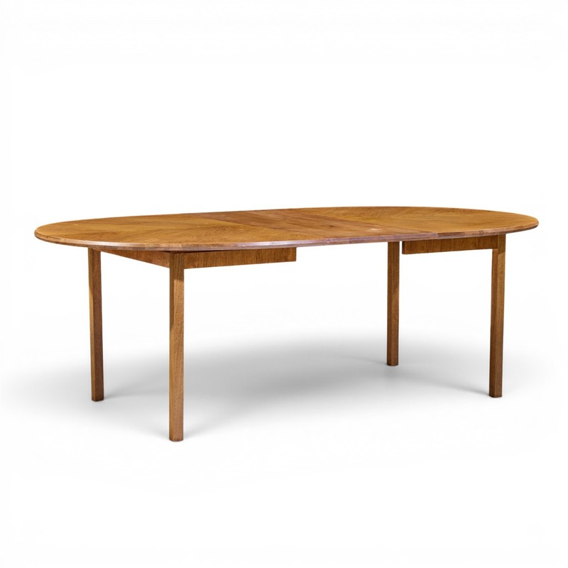 Jack Cartwright for Founders Style Oak Expanding Dining Table with 2 Leaves gallery