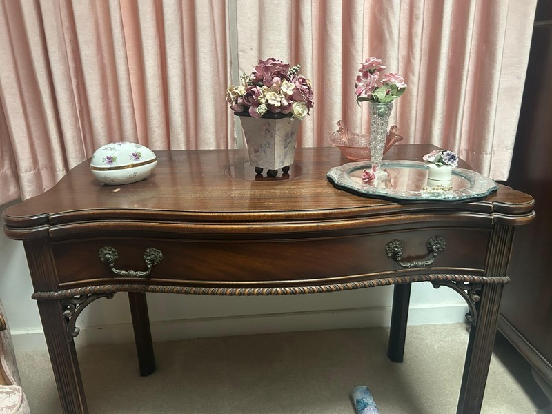 Vintage Curved Front Console Table / Writing Desk – Traditional Hepplewhite Styl