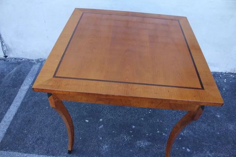 Great Italian Neo-Classical Inlaid Yew Wood Breakfast Game Side Table gallery