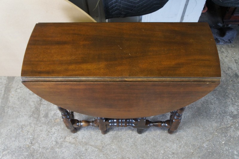 Antique William and Mary Style American Oak Dropleaf Gateleg Console Hall Table gallery