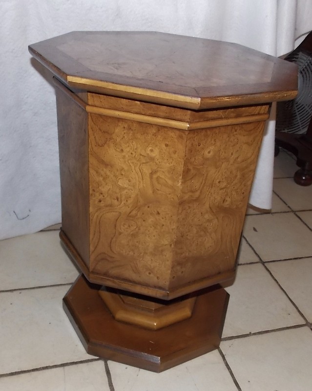 Mid Century Drexel Mahogany / Burl Elm End Table / Side Table (ET392) gallery