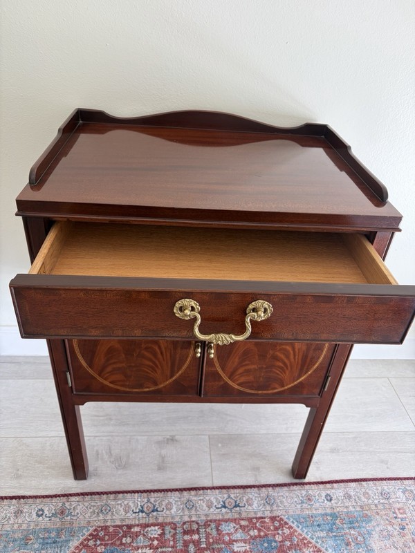 Council Craftsmen Mahogany End Table gallery
