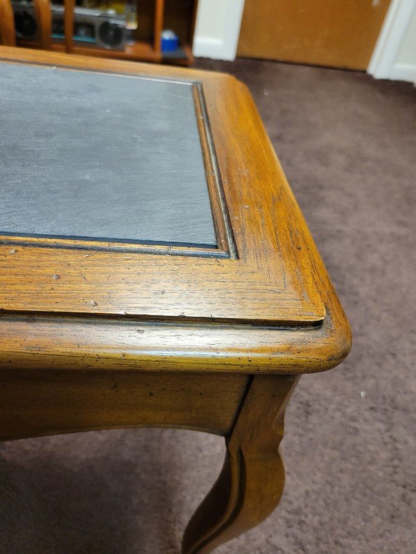 Vintage Hekman Nesting End Tables. Beautiful Condition! gallery
