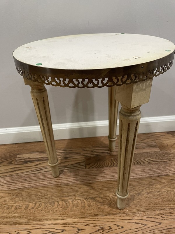 Vtg Wood Side Table Plant Stand Fluted Tapered Legs Brass Tone Metal Edging NL gallery